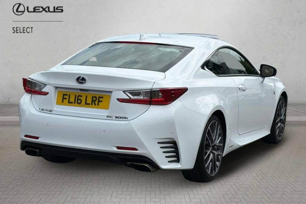 Lexus RC 300H 2.5 F-sport Cvt Premium Navigation White #2
