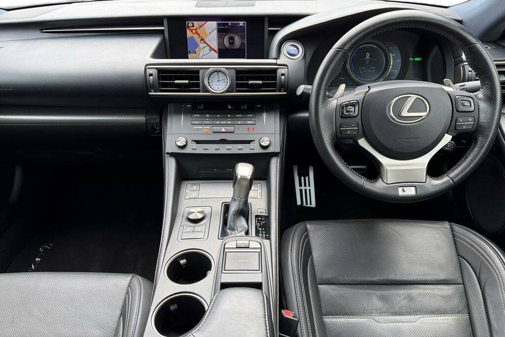 Lexus RC 300H 2.5 F-sport Cvt Premium Navigation White #6