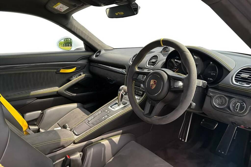 Porsche Cayman 4.0 Gt4 Pdk White #4