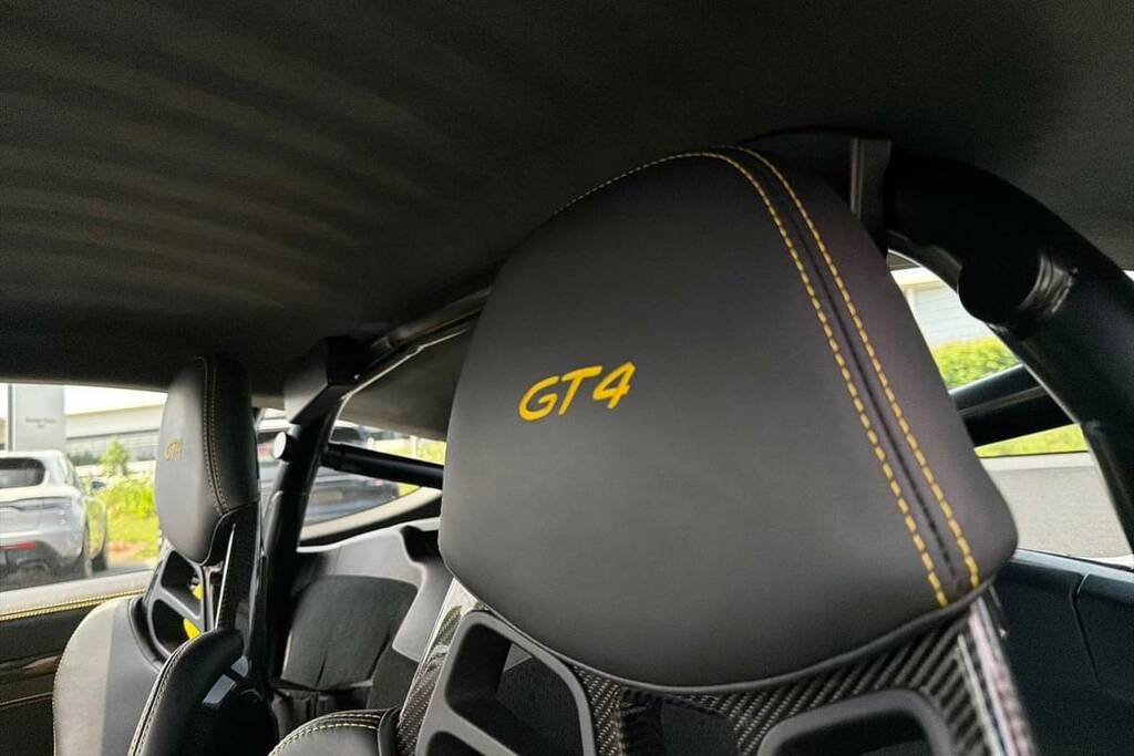Porsche Cayman 4.0 Gt4 Yellow #31