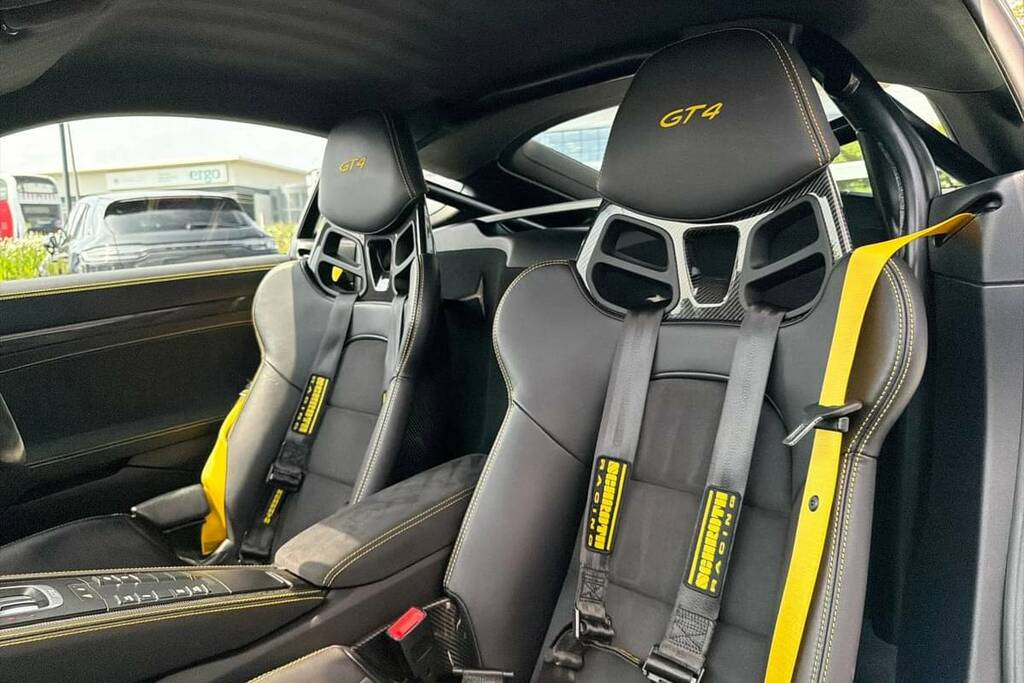 Porsche Cayman 4.0 Gt4 Yellow #32
