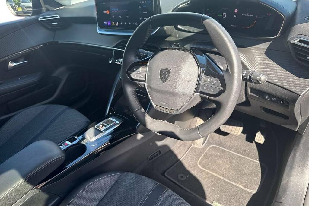 Peugeot e-208 100Kw Allure 50Kwh Black #4