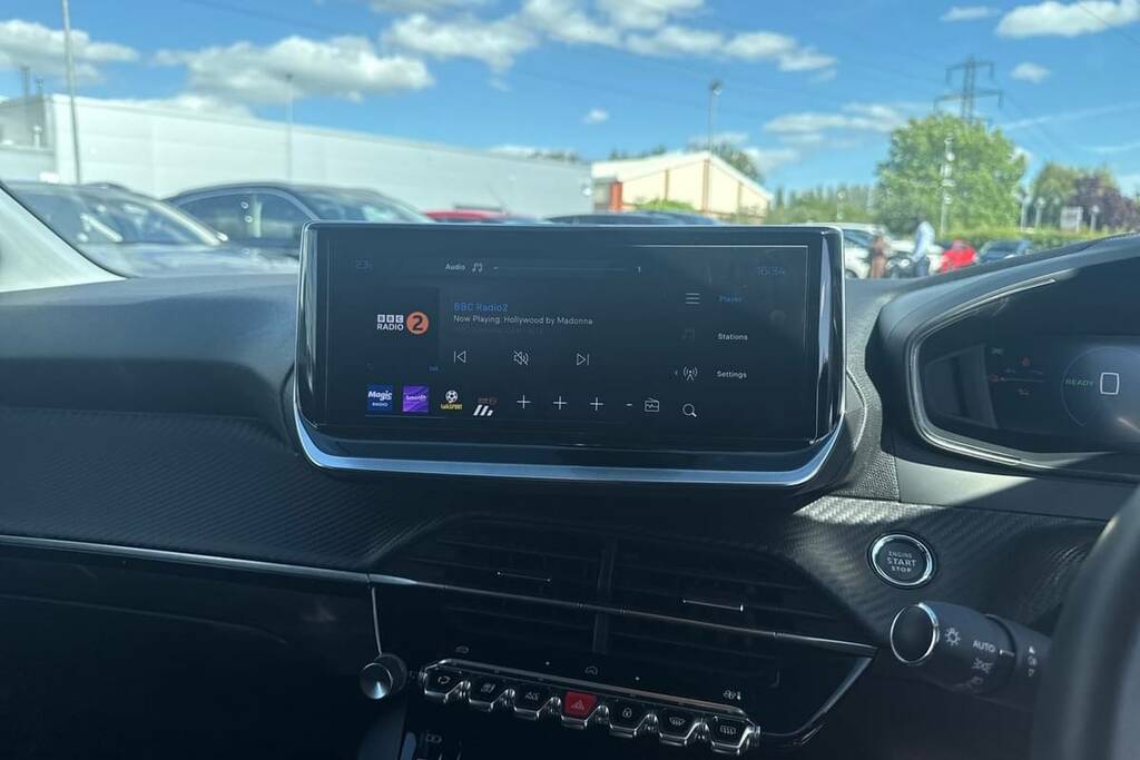 Peugeot e-208 100Kw Allure 50Kwh Black #3