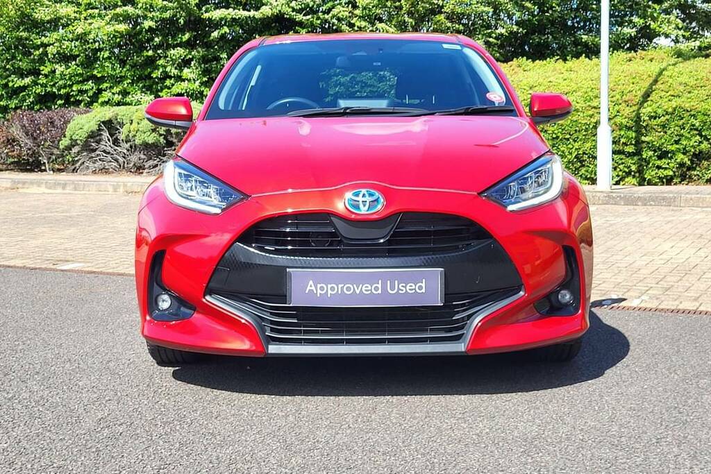 Toyota Yaris 1.5 Hybrid Design Cvt HF73YXA Red #2