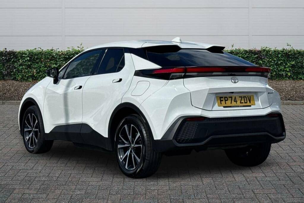 Toyota C-Hr 2.0 Phev Design Cvt FP74ZDV White #2