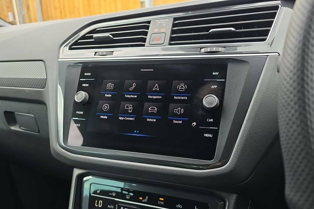 Volkswagen Tiguan 2.0 Tdi R-line Dsg White #3