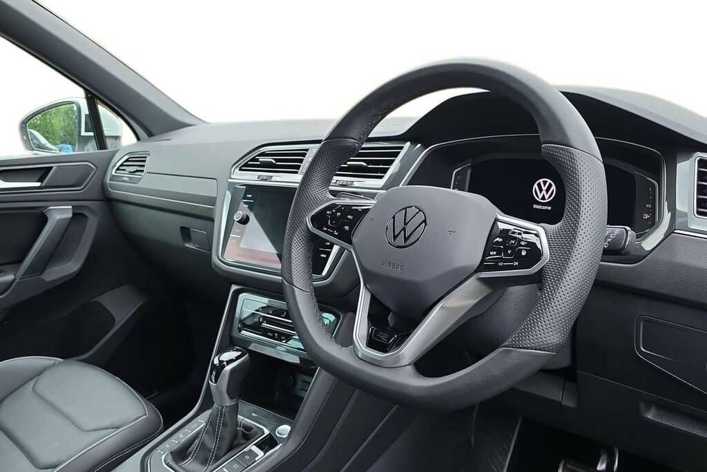 Volkswagen Tiguan 2.0 Tdi R-line Dsg White #4