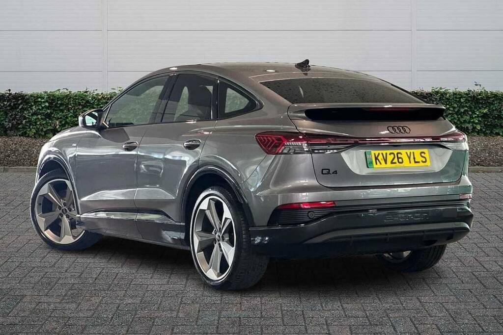 Audi Q4 E Tron 210Kw 45 82Kwh Black Edition Grey #3