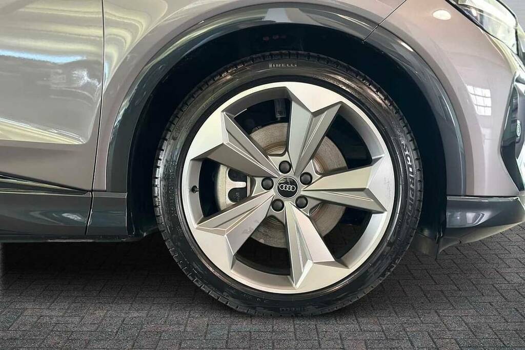 Audi Q4 E Tron 210Kw 45 82Kwh Black Edition Grey #5
