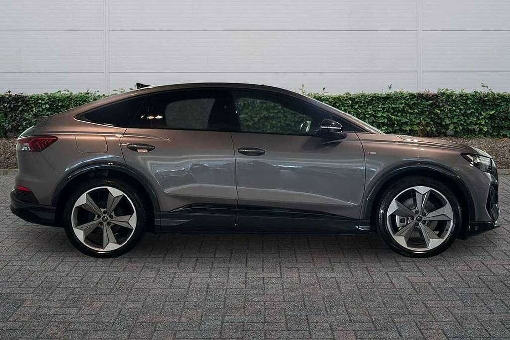 Audi Q4 E Tron 210Kw 45 82Kwh Black Edition Grey #4