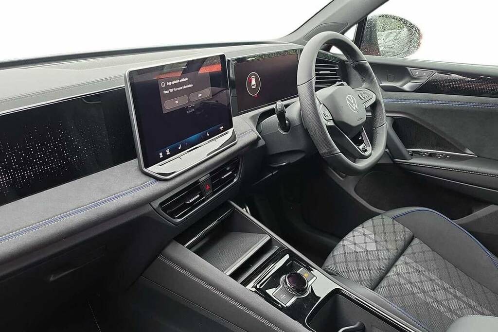 Volkswagen Tiguan 1.5 Etsi 150 R-line Dsg VN26WTL Red #2