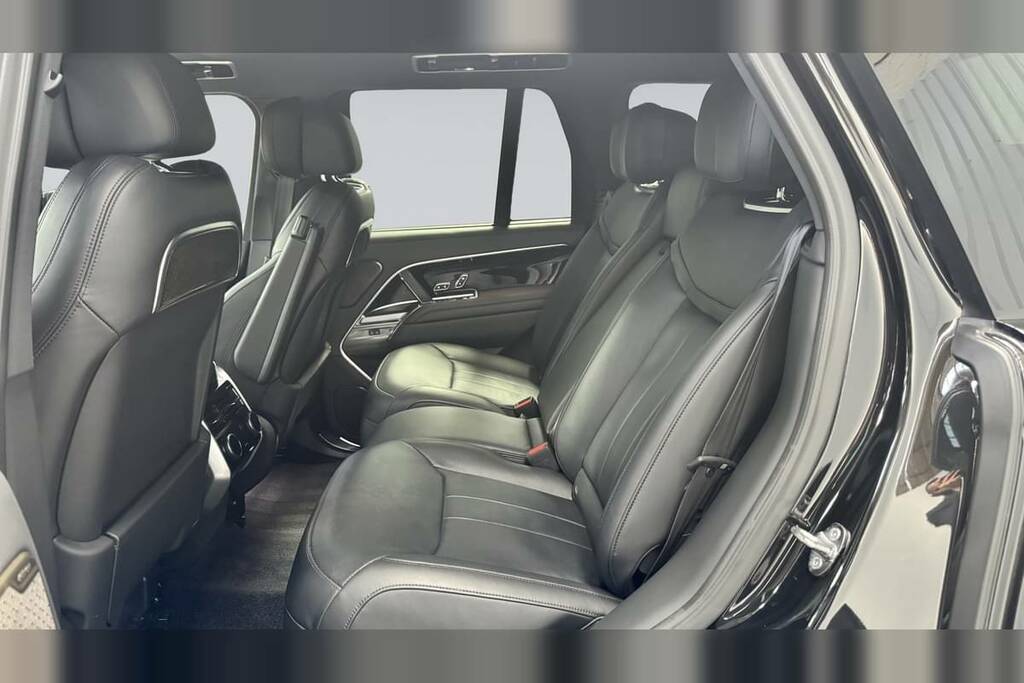 Land Rover Range Rover P460e Black #4