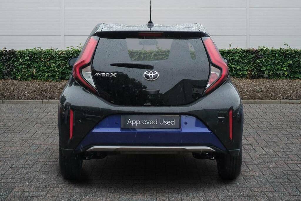 Toyota Aygo X 1.0 Vvt-i Exclusive Blue #4