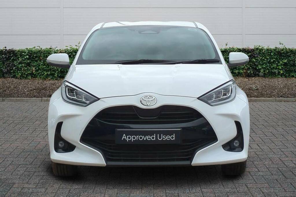 Toyota Yaris 1.5 Hybrid Design Cvt White #3