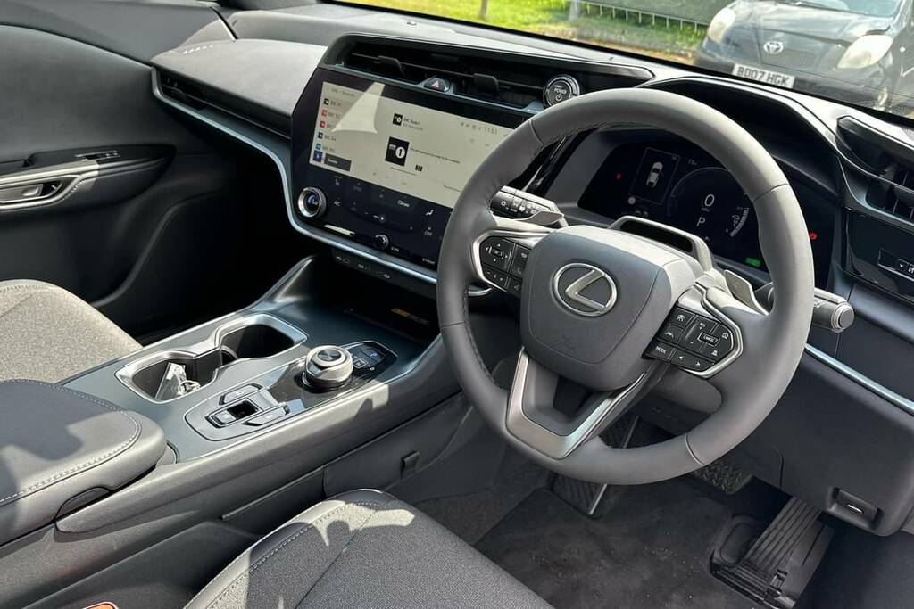 Lexus RZ 450E 71.4Kwh Premium Direct4 Silver #7