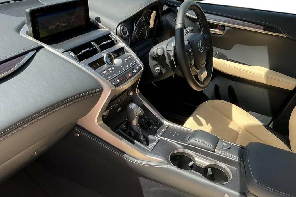 Lexus NX 300H 2.5 Takumi Cvt Pan Roof Red #5