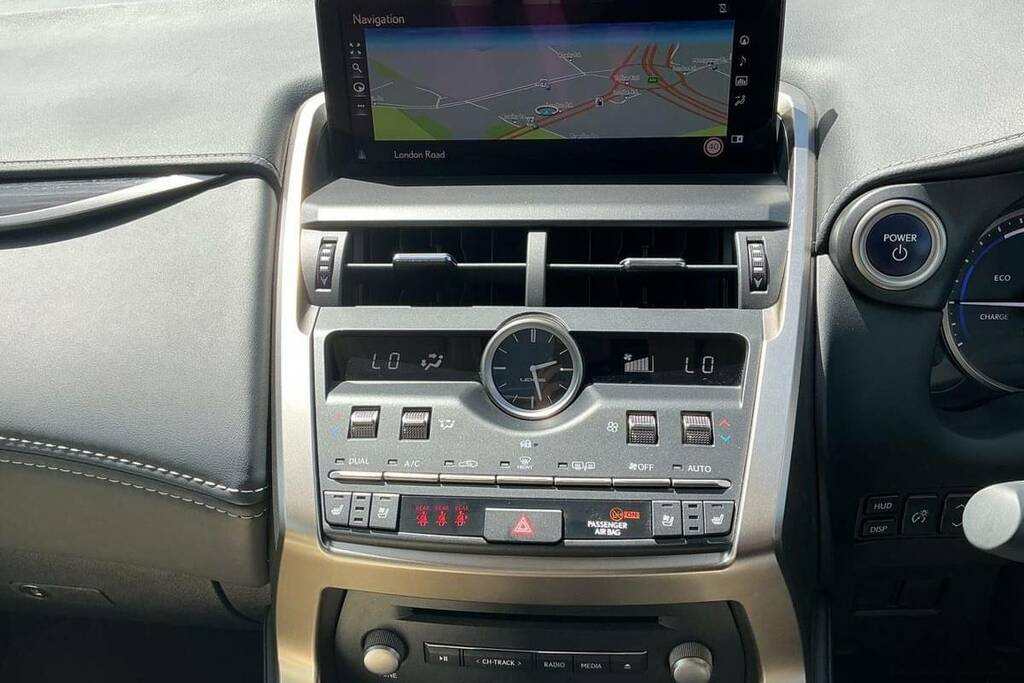 Lexus NX 300H 2.5 Cvt 8 Nav Silver #9