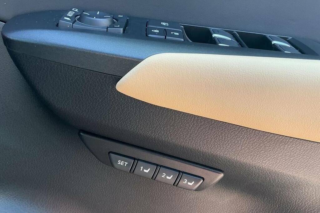 Lexus NX 300H 2.5 Cvt 8 Nav Silver #30