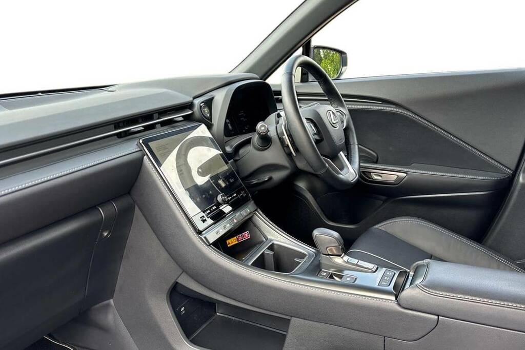 Lexus LBX 1.5 Takumi E-cvt VE24LRJ Silver #5