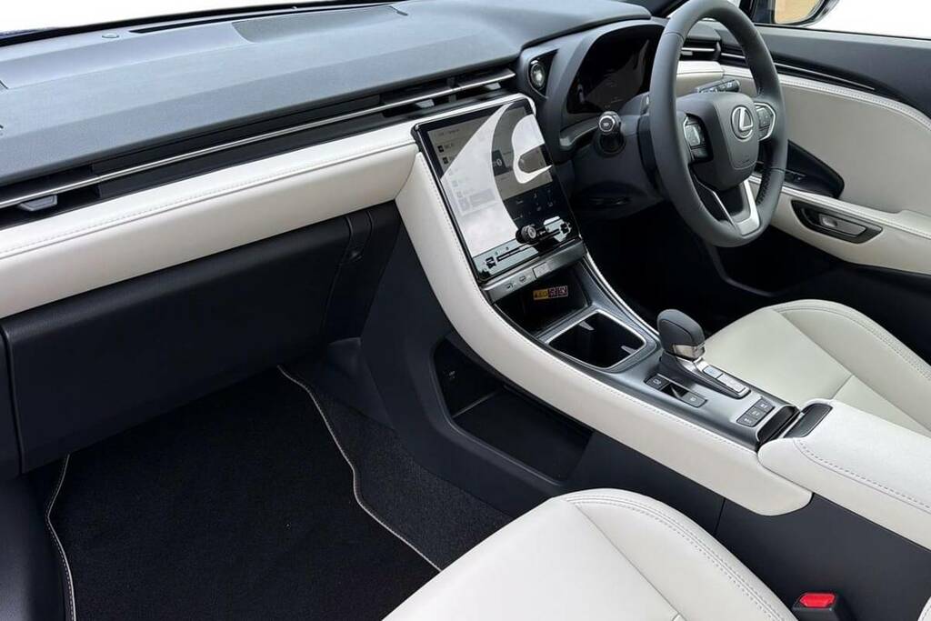 Lexus LBX 1.5 Premium Plus E-cvt #5
