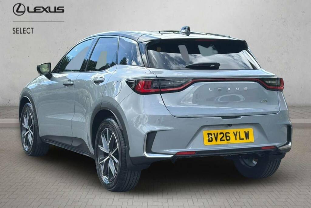 Lexus LBX 1.5 Premium Plus Design E-cvt #4