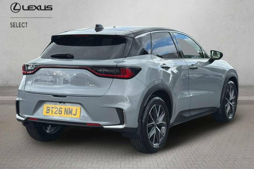Lexus LBX 1.5 Takumi Design E-cvt #2