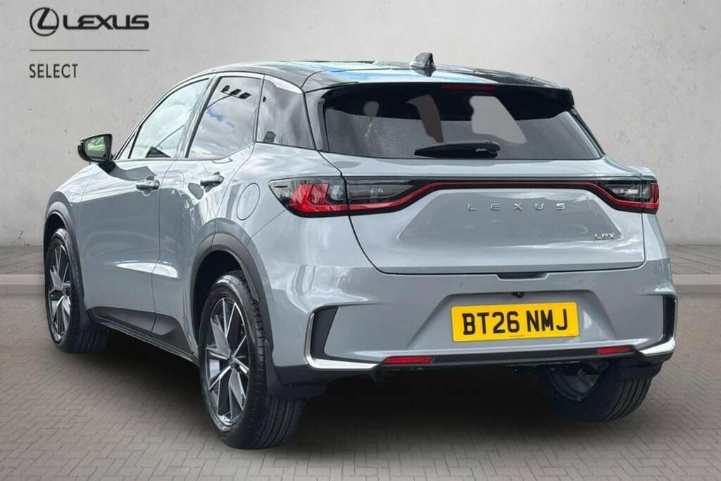 Lexus LBX 1.5 Takumi Design E-cvt #4