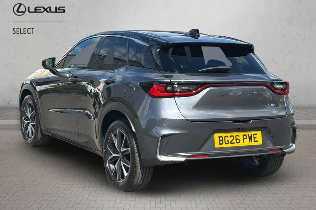 Lexus LBX 1.5 Takumi Design E-cvt #4