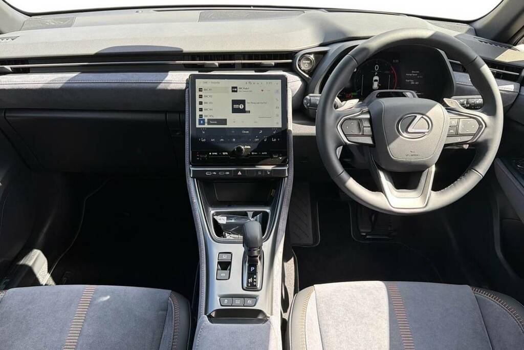 Lexus LBX 1.5 Takumi Design E-cvt #6