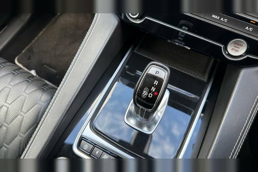 Jaguar F-Pace  Black #13