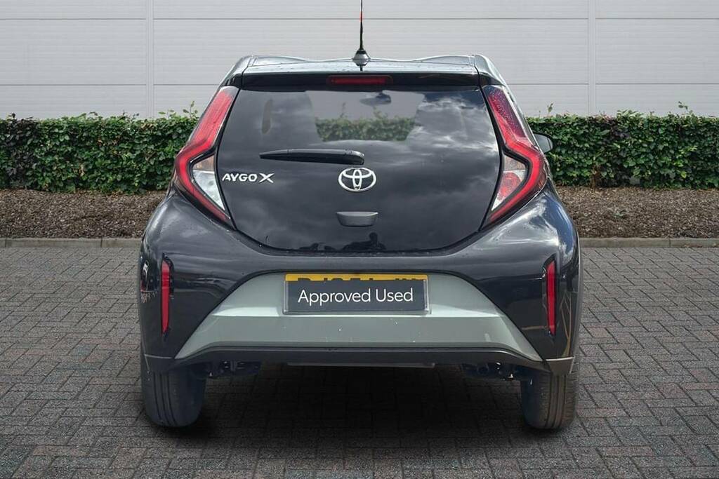 Toyota Aygo X 1.0 Vvt-i Edge Green #4