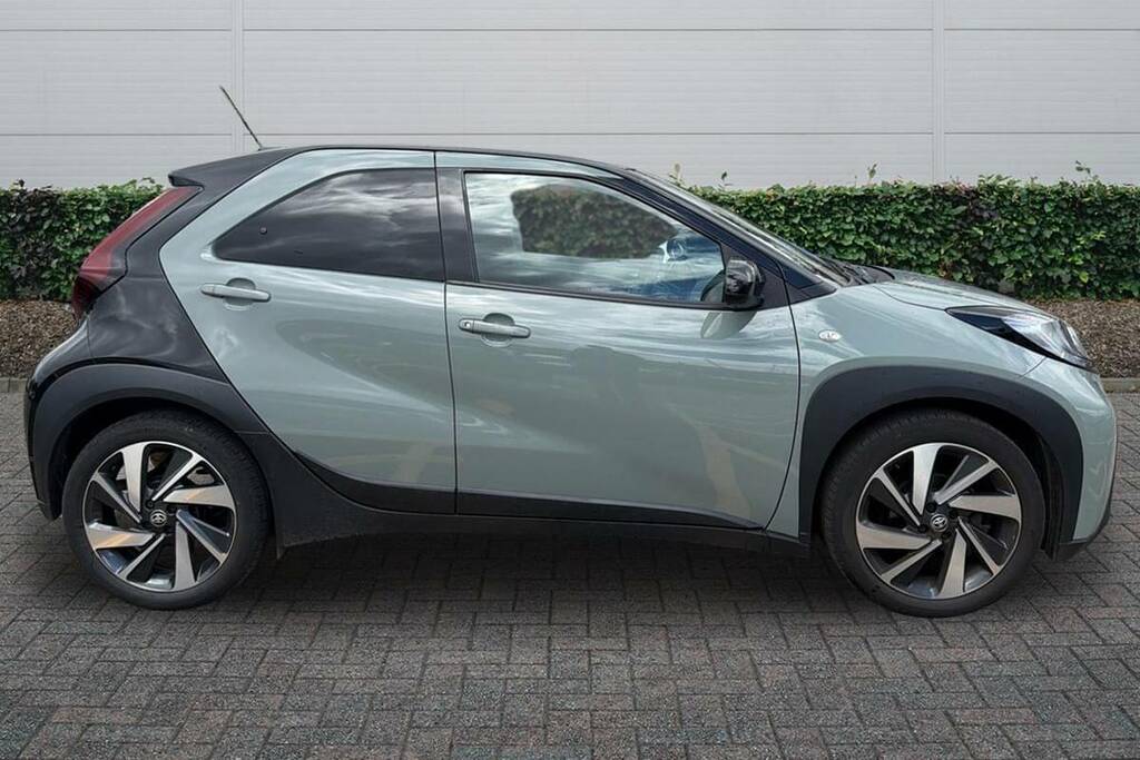 Toyota Aygo X 1.0 Vvt-i Edge Green #5