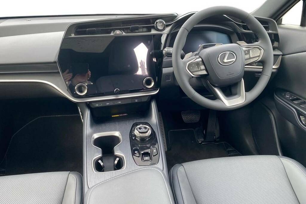 Lexus RZ 350E 165Kw Premium 77 Kwh  #5