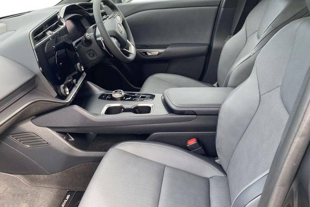 Lexus RZ 350E 165Kw Premium 77 Kwh  #3
