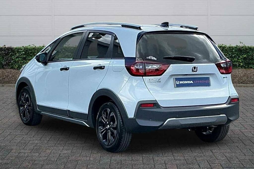 Honda Jazz 1.5 I-mmd Hybrid Crosstar Advance Ecvt BL25ELX White #3