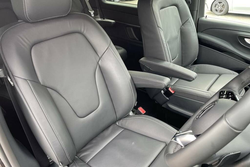 Mercedes-Benz V Class V220 D Premium 9G-tronic Extra Long 2026 Black #9