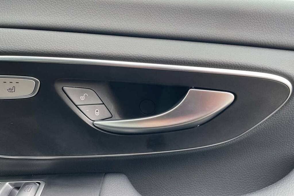 Mercedes-Benz V Class V220 D Premium 9G-tronic Extra Long 2026 Black #7