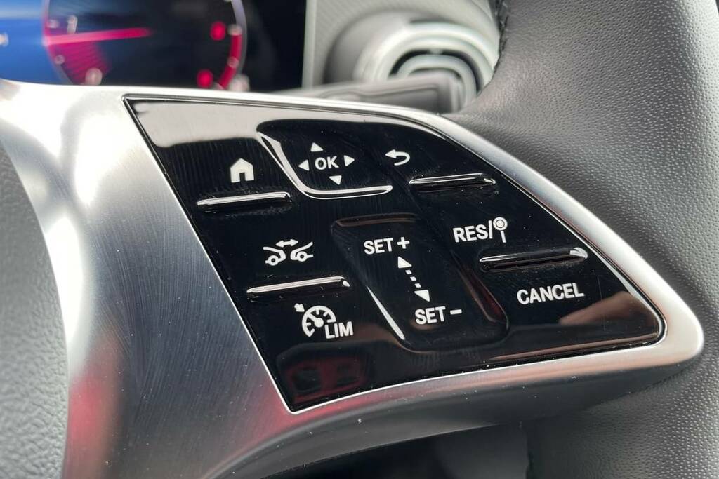 Mercedes-Benz V Class V220 D Premium 9G-tronic Extra Long 2026 Black #14