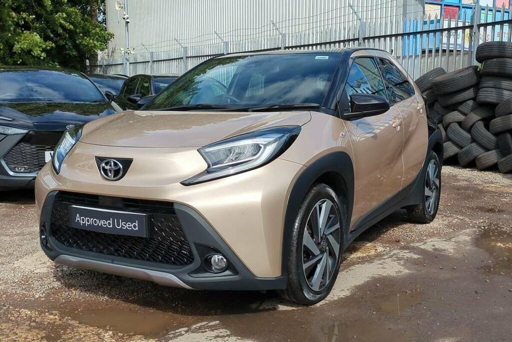 Toyota Aygo X 1.0 Vvt-i Exclusive Beige #6