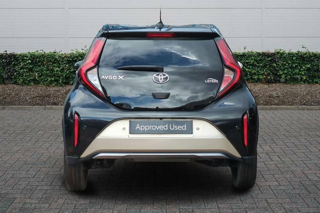 Toyota Aygo X 1.0 Vvt-i Exclusive Beige #5