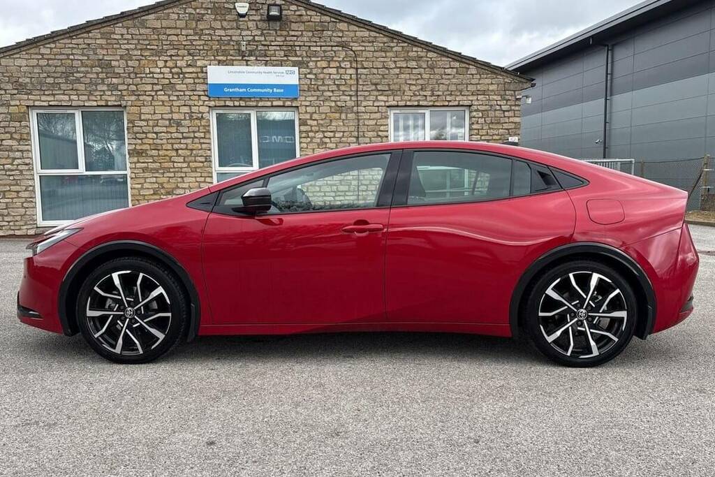 Toyota Prius 2.0 Phev Excel Cvt Red #4
