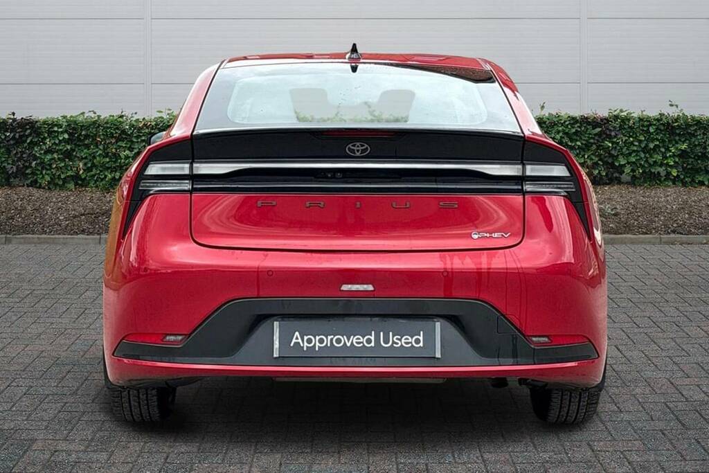 Toyota Prius 2.0 Phev Excel Cvt Red #6