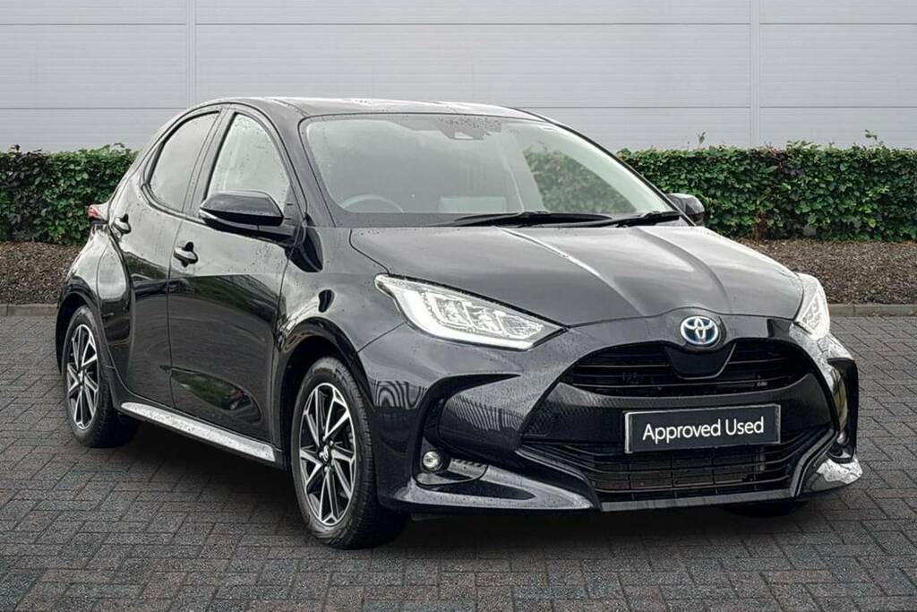 Toyota Yaris 1.5 Hybrid Design Cvt Black