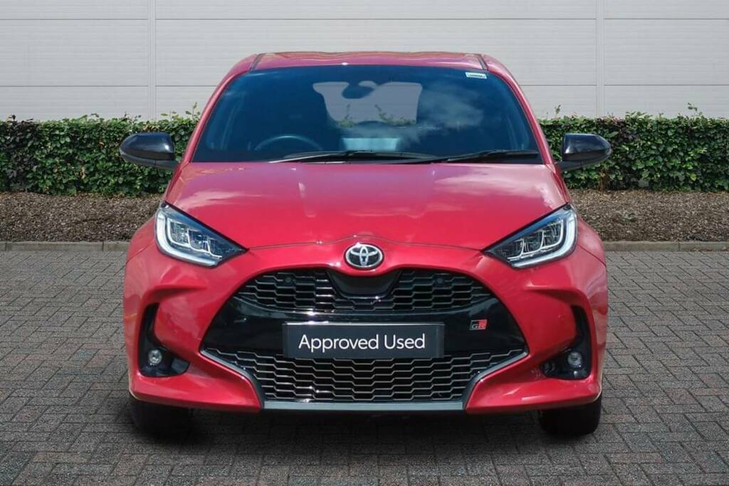 Toyota Yaris 1.5 Hybrid Gr Sport Cvt City Pack  #3