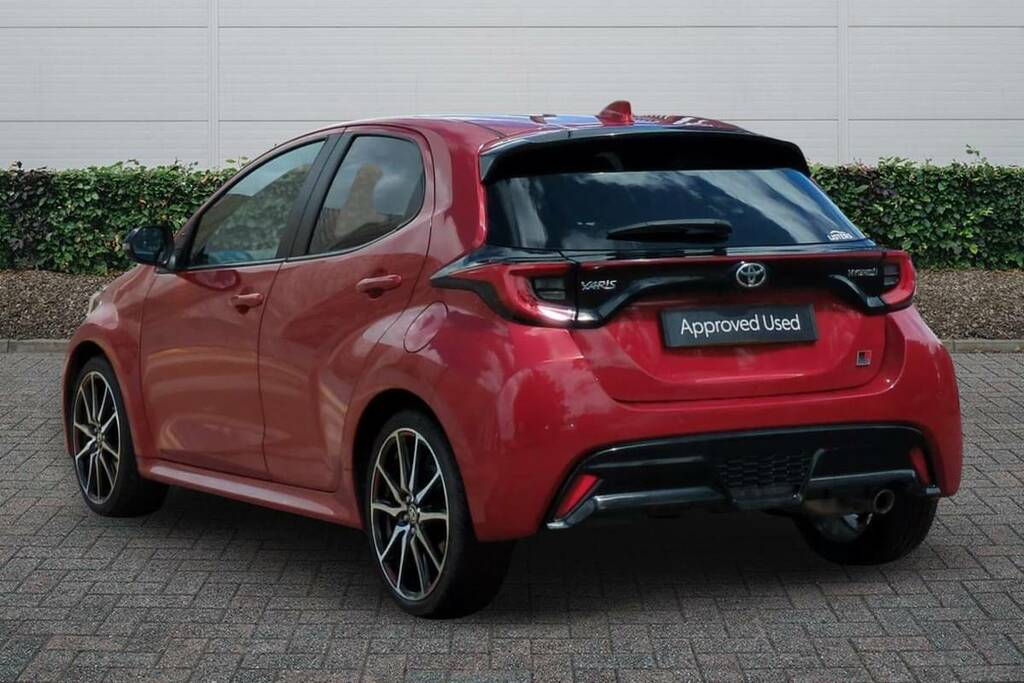 Toyota Yaris 1.5 Hybrid Gr Sport Cvt City Pack  #2