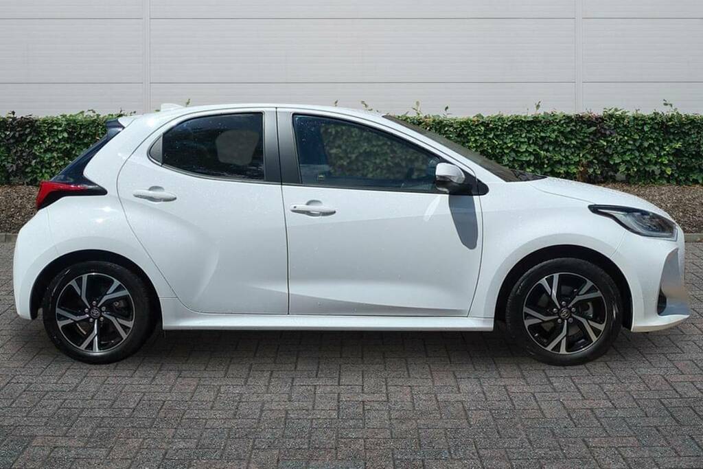 Toyota Yaris 1.5 Hybrid Design Cvt White #5