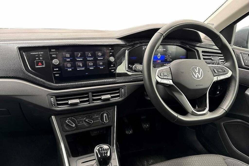 Volkswagen Polo 1.0 Tsi Match GD25YRJ Grey #2