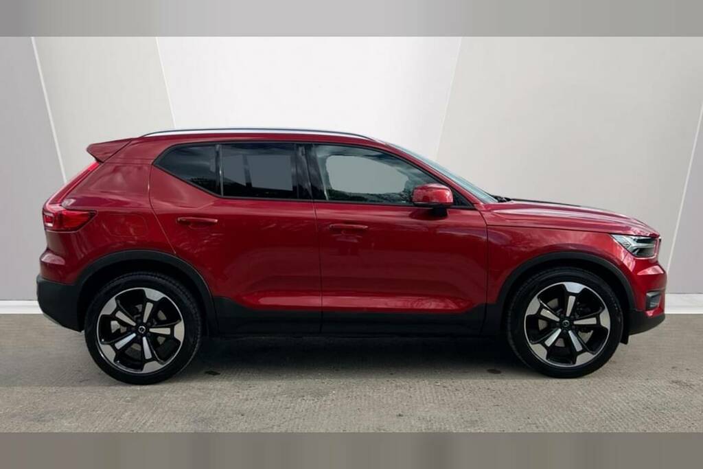 Volvo XC40 2.0 D3 Momentum Pro Awd Geartronic Red #4