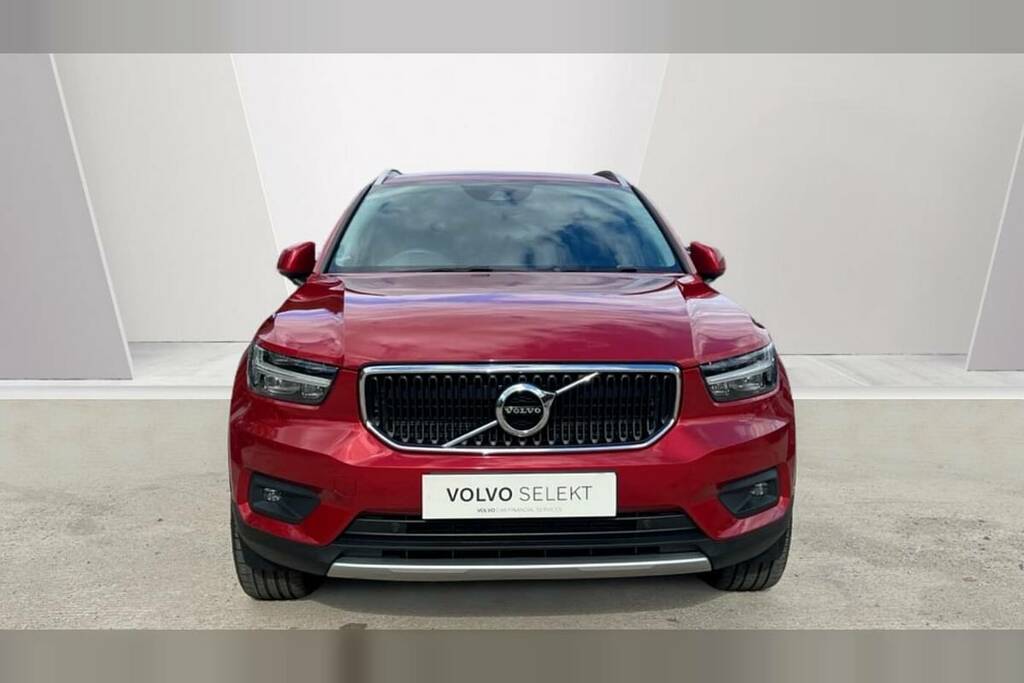 Volvo XC40 2.0 D3 Momentum Pro Awd Geartronic Red #2