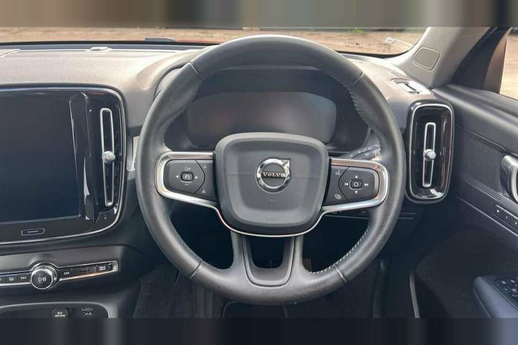 Volvo XC40 2.0 D3 Momentum Pro Awd Geartronic Red #6